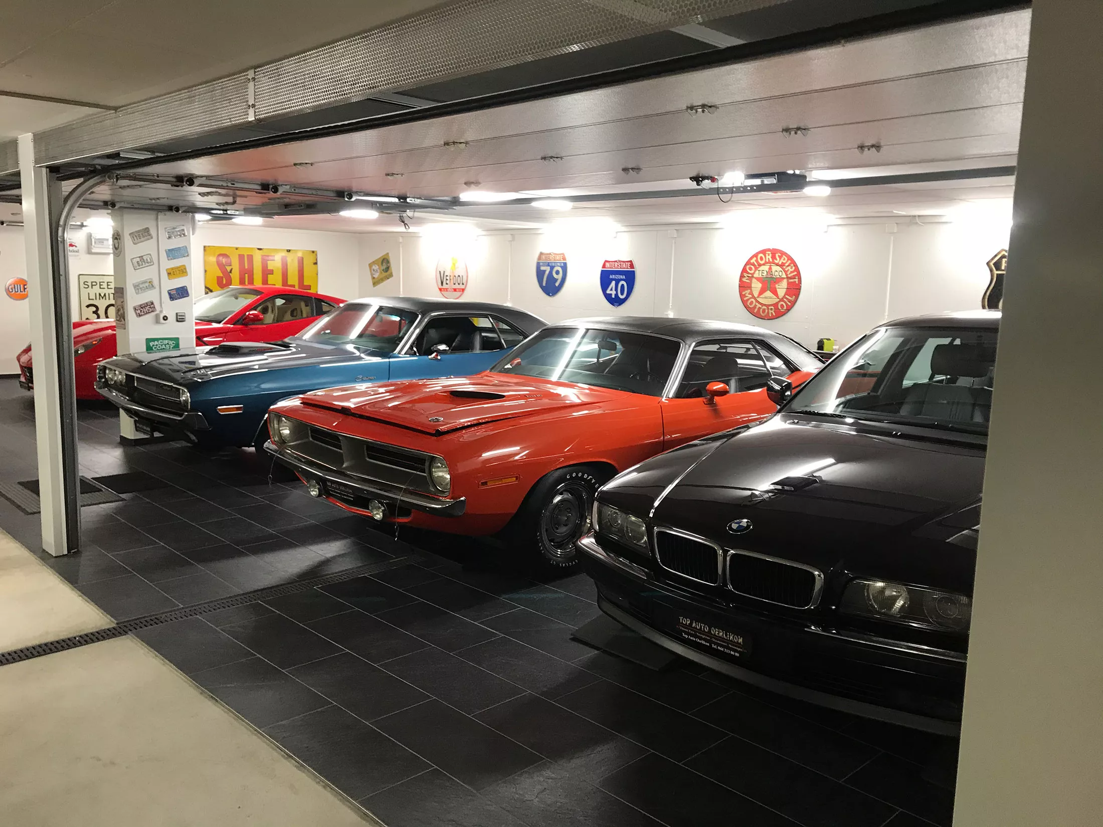 Garage & Service Garage & Service
